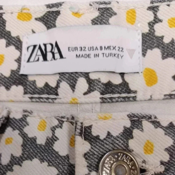 Zara Dark Grey With Daisies High Rise Button Fly Shorts  Size 0 - Picture 8 of 10